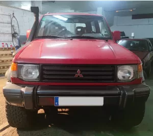 IMAGEN FRONTAL DEL COCHE