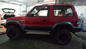 LADO IZQUIERDO DEL VEHICULO