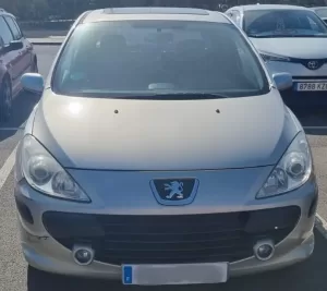 frontal imagen del vehiculo