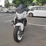 Visualiza la vista frontal de la moto para observar los cambios realizados.