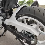 Guardabarros de moto kawasaki cumpliendo con la reglamentación vigente.