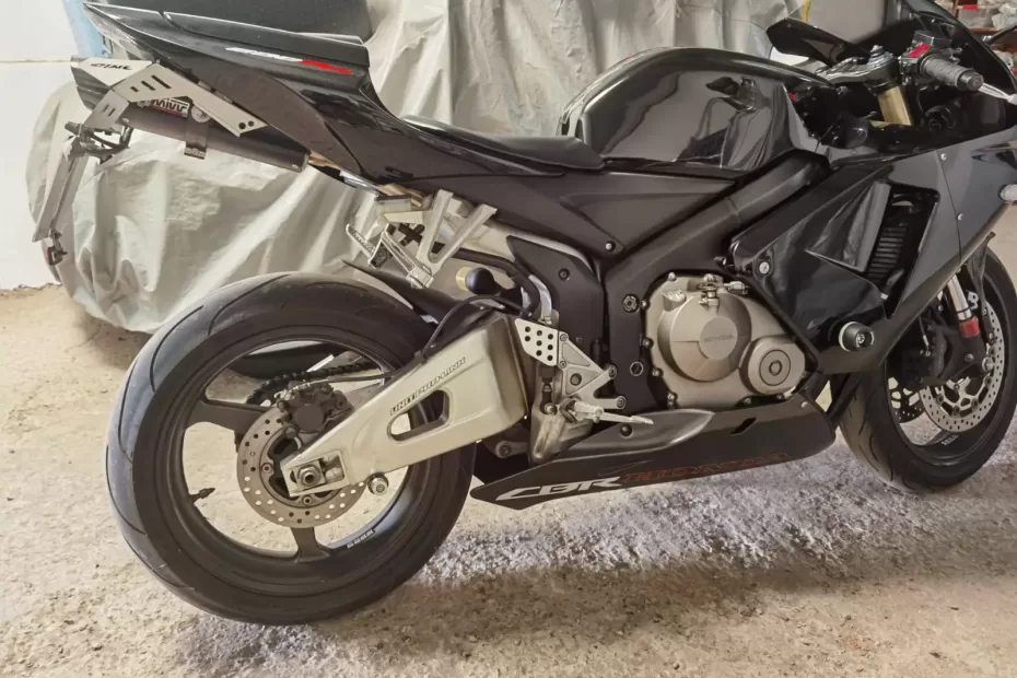 Soporte de matrícula moto Honda CBR600RR (imagen 3)