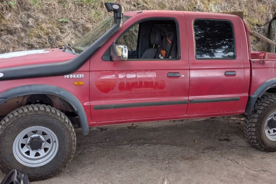 Homologar Ford Ranger en Gran Canaria: vista lateral izquierda
