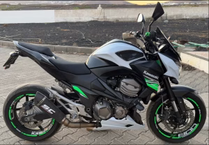 Homologar Kawasaki Z800 en Lanzarote: vista lateral derecha