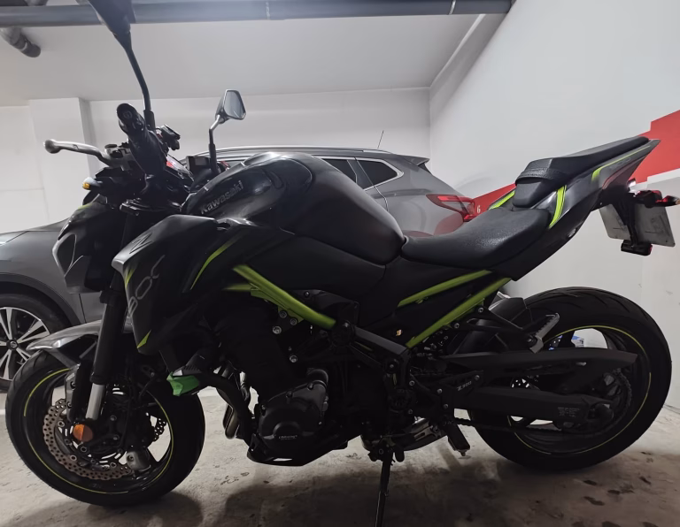 Homologar Kawasaki Z900: vista lateral izquierda