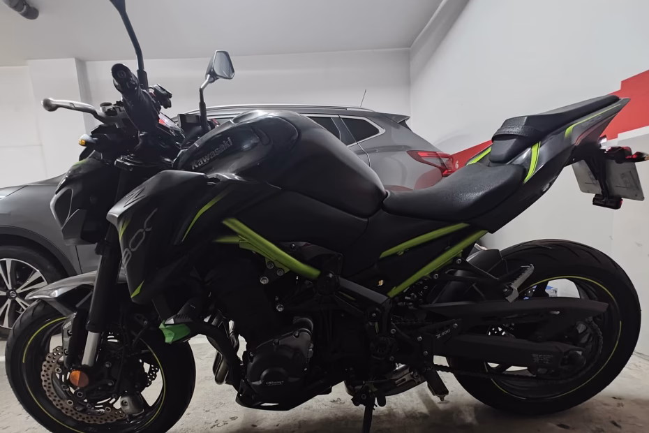 Homologar Kawasaki Z900: vista lateral izquierda