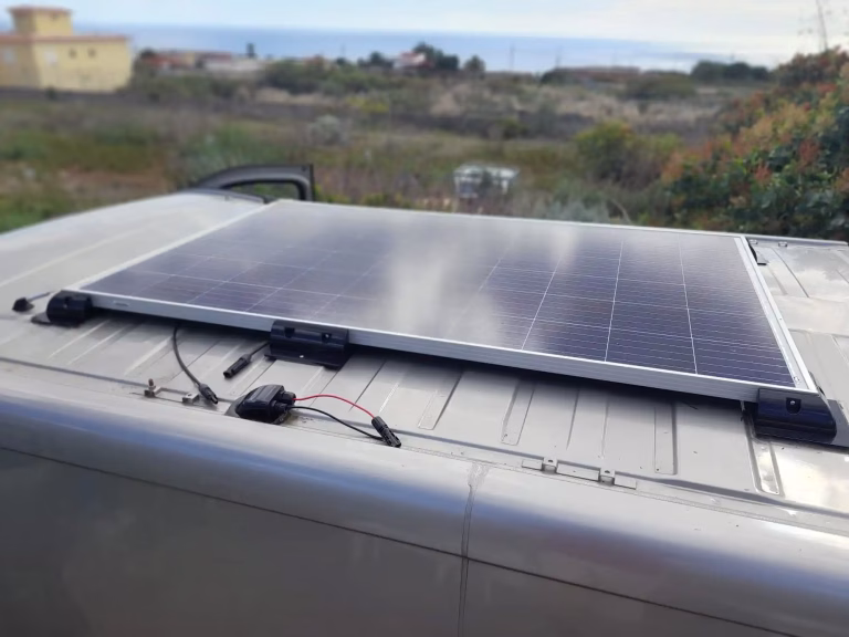 Panel solar del Renault Trafic en Tenerife