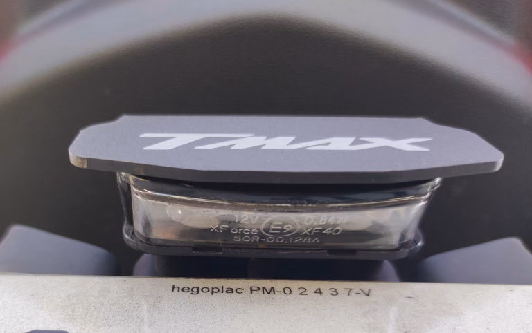 Luz de matrícula de la Yamaha TMAX SX