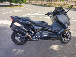 Homologar Yamaha TMAX: vista lateral derecha